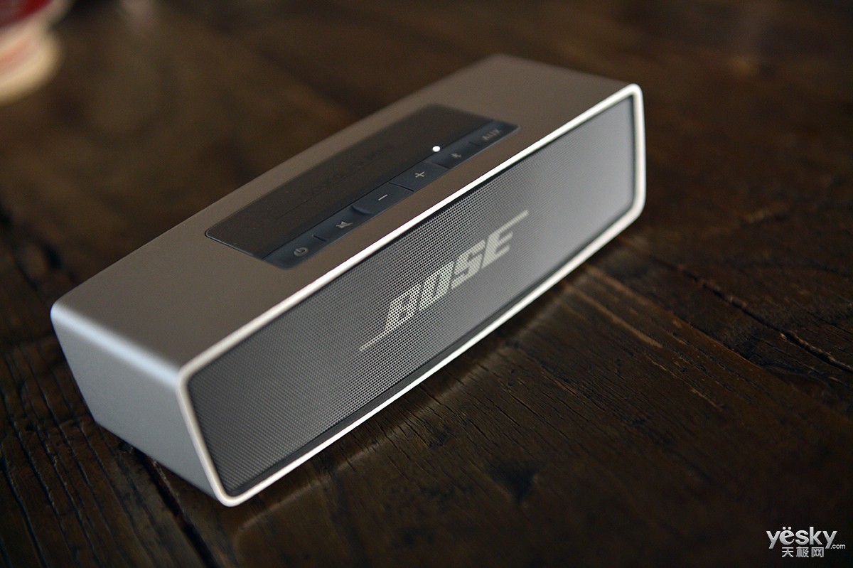 笔者也接触过不少便携式音响产品,bose soundlink mini是印象最深的