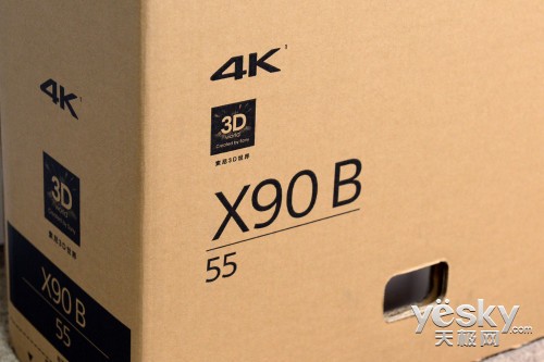 索尼4k电视kd-55x9000b外包装上的简洁产品信息