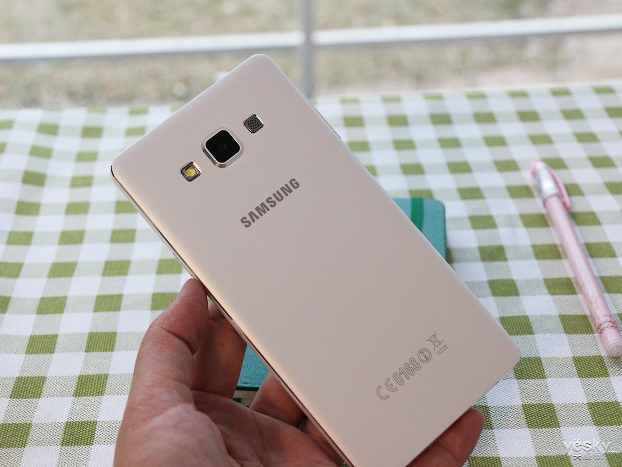 金属小鲜肉 三星时尚新机galaxy a7新鲜热评