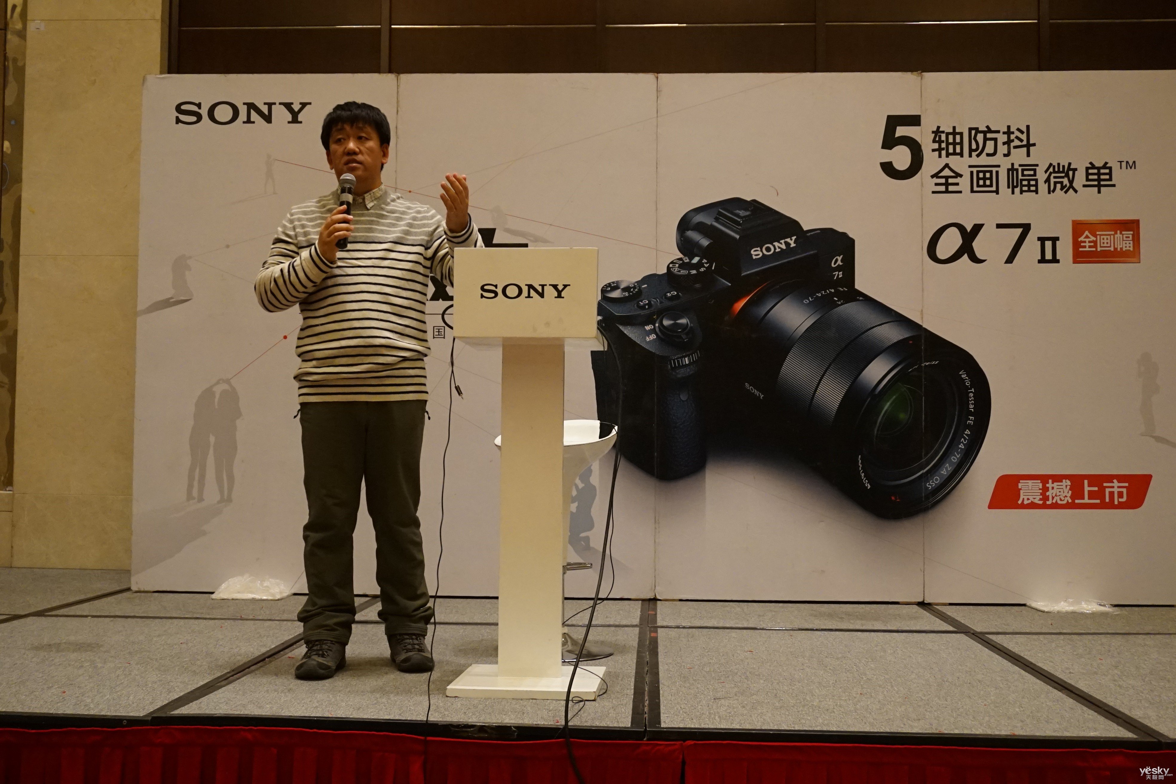 北京电影学院客座讲师,《中国摄影》专栏作者,全景(中国)签约摄影师