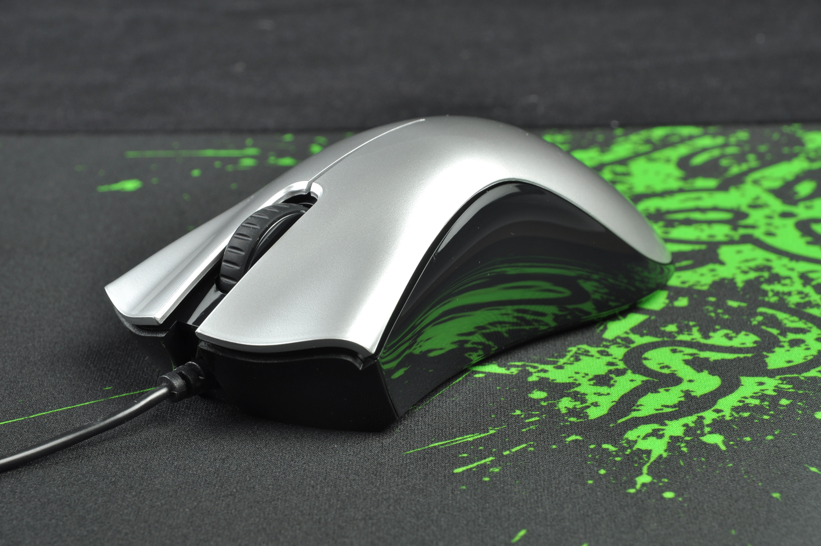 razer炼狱蝰蛇1800dpi逆战2015典藏版简评