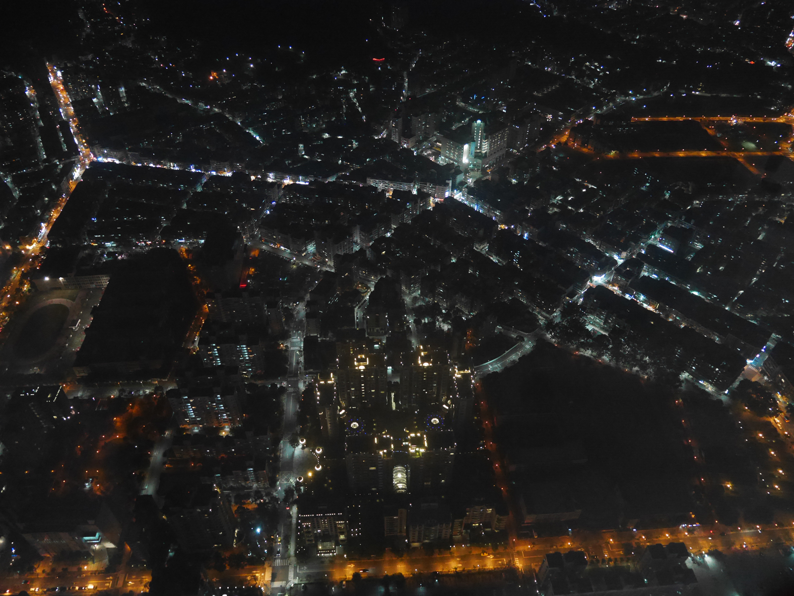 101向下俯视台北市夜景