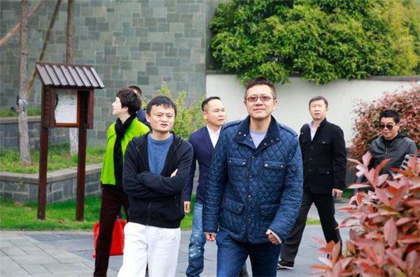 由中国企业家阿里巴巴创始人马云,腾讯ceo马化腾以及艺术家曾梵志