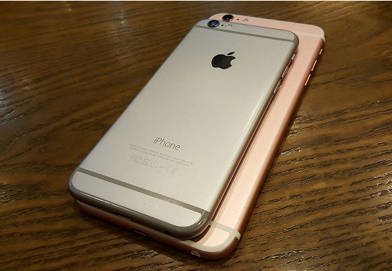 iphone6s整体外观同上代没有太大区别,但新增加了玫瑰金版,获得了