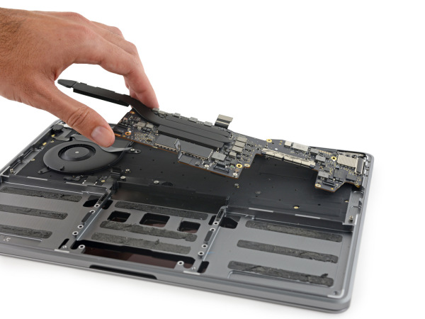 新版MacBook Pro入门款拆机:维修难度太高