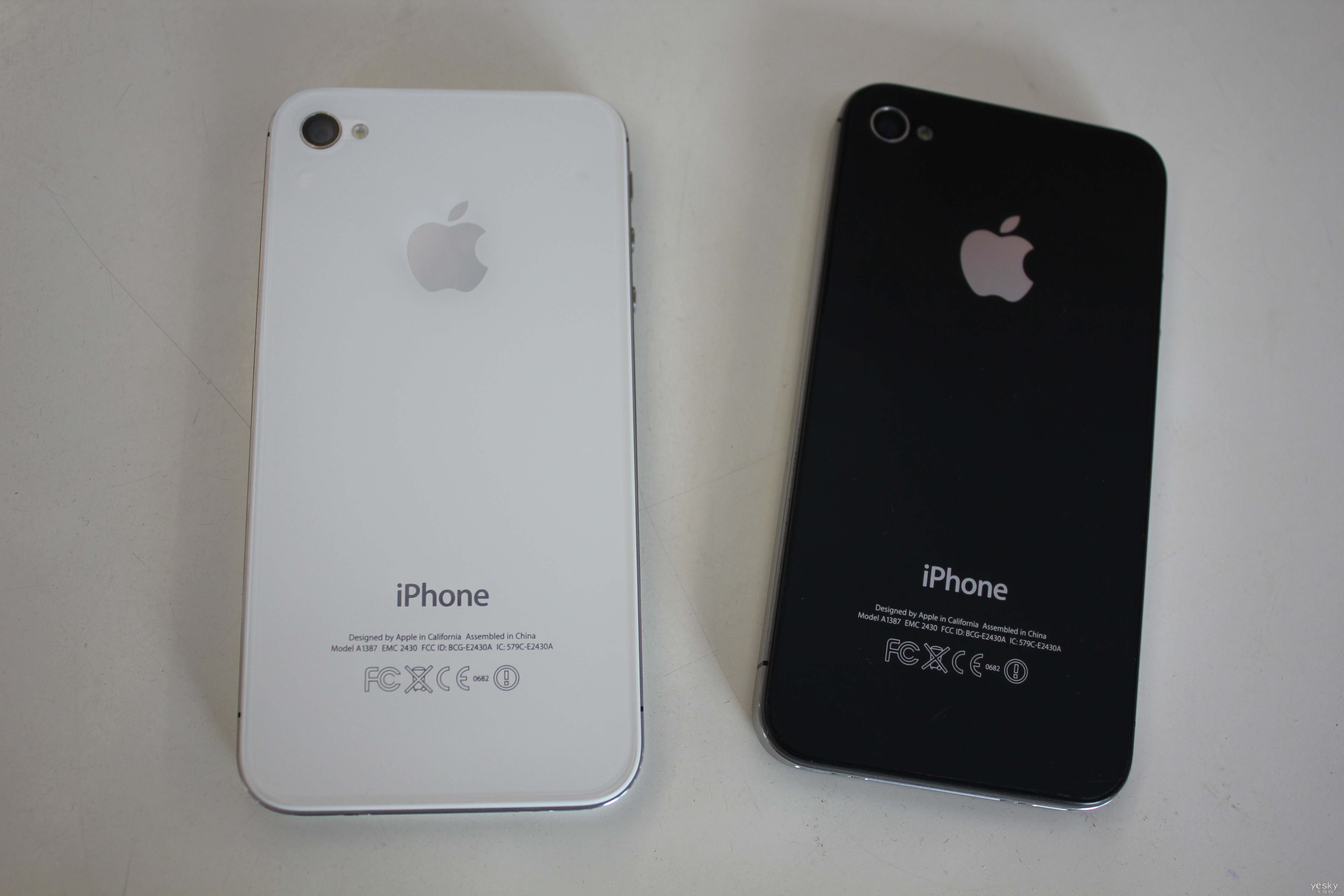 图为:苹果 iphone 4s 手机