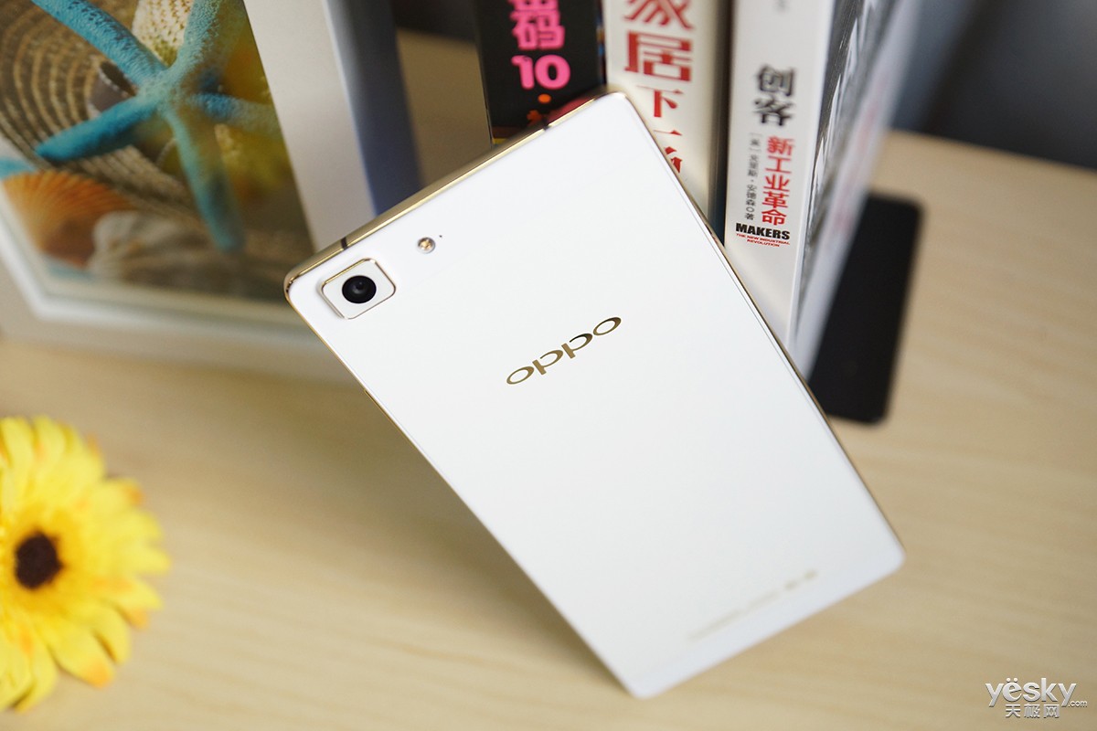 土豪又有新玩物 4 85mm金色版oppo r5图赏