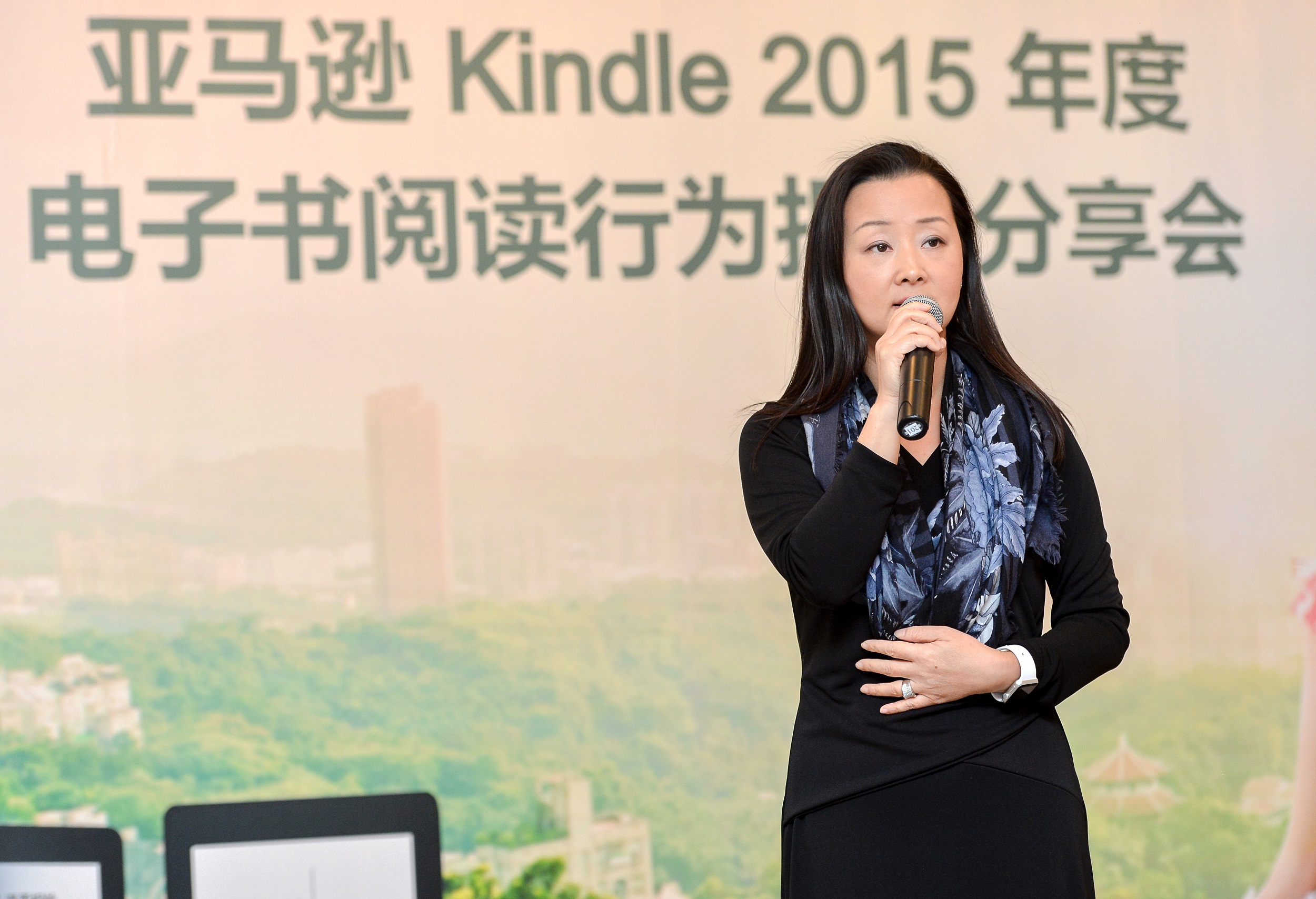 亚马逊发2015年度kindle电子书阅读行为报告_天极网