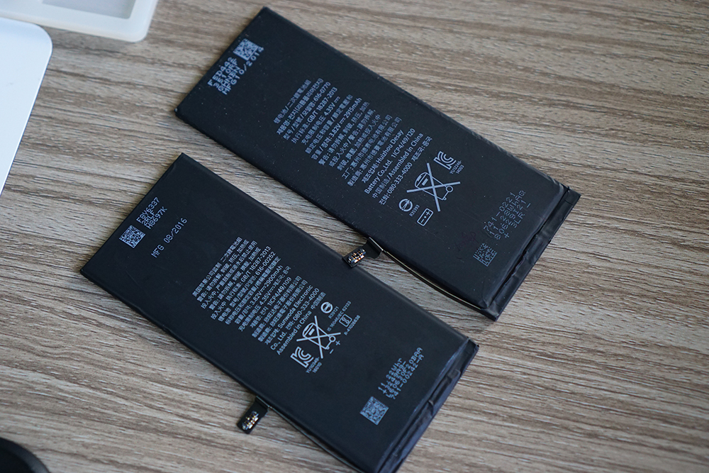 plus上看到的电池容量居然只有2900mah,相比iphone6s plus上的2915mah