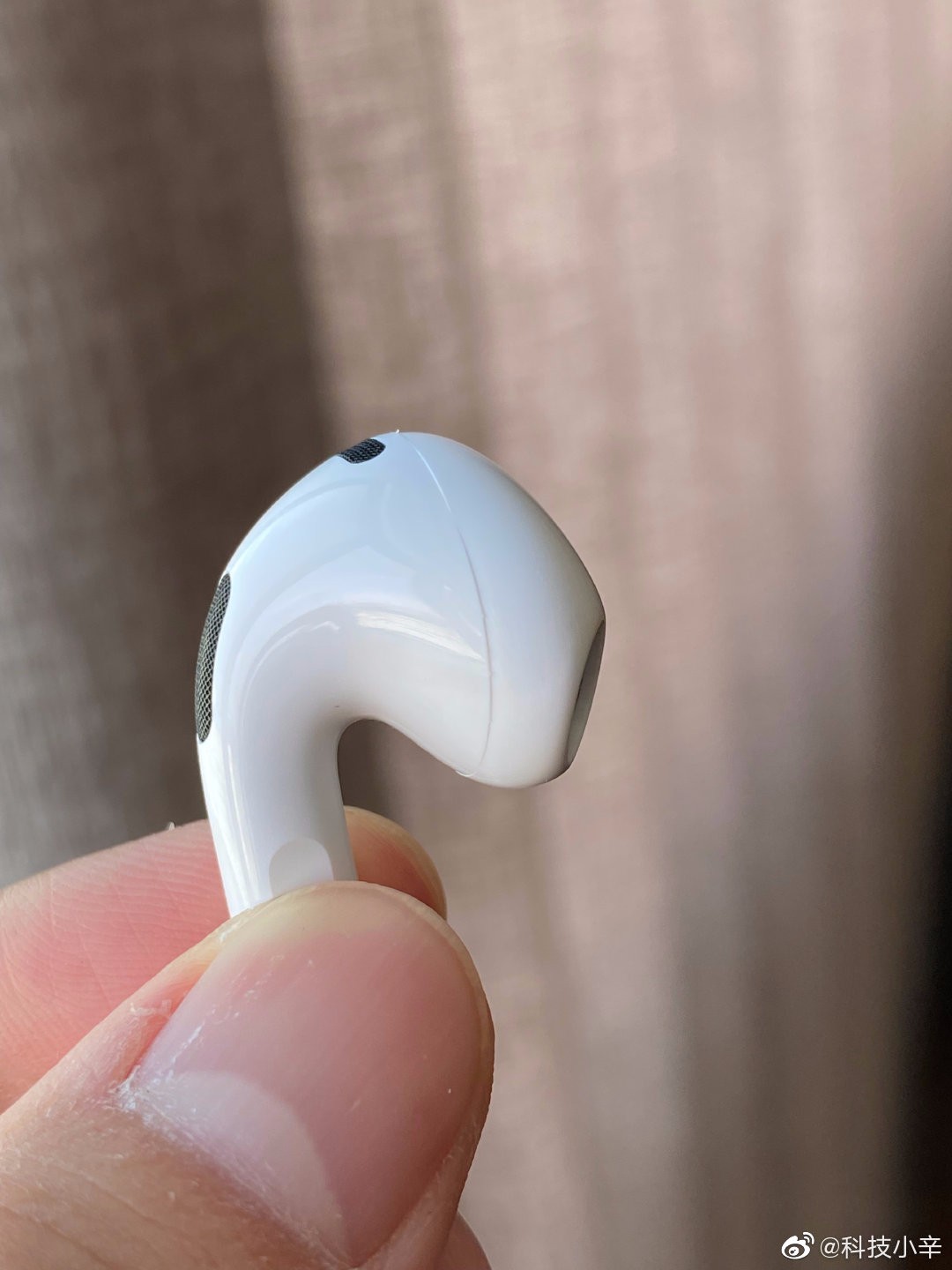 用户吐槽部分苹果AirPods 3存在品控问题：多是越南产_天极网