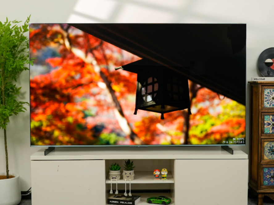 TCL Q10L